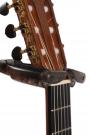 Gitarrenständer mit selbstschließend System